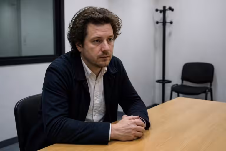jean imbert entendu par les autorités françaises dans le cadre d'une enquête concernant des accusations de violences conjugales.